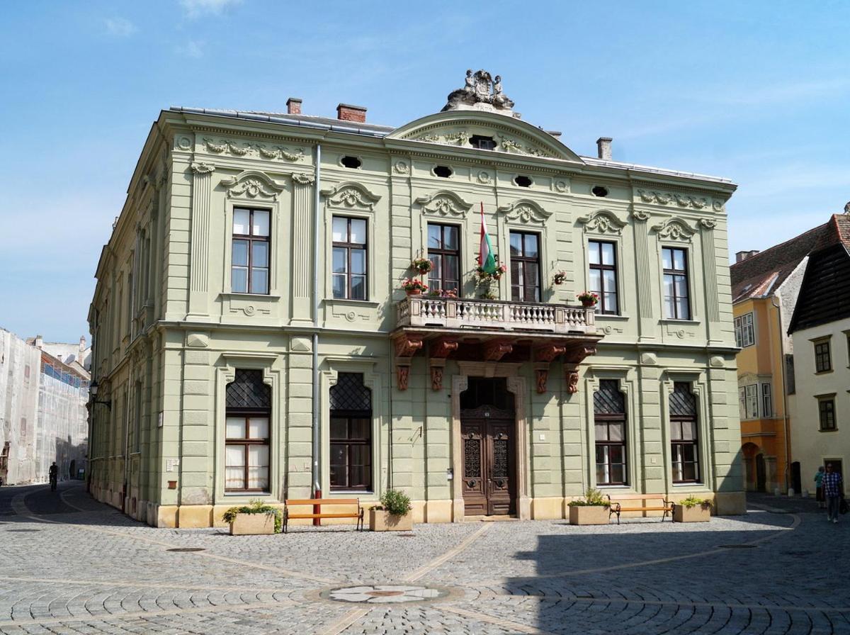 Belvarosi Erdesz-Lak Шопрон Екстериор снимка